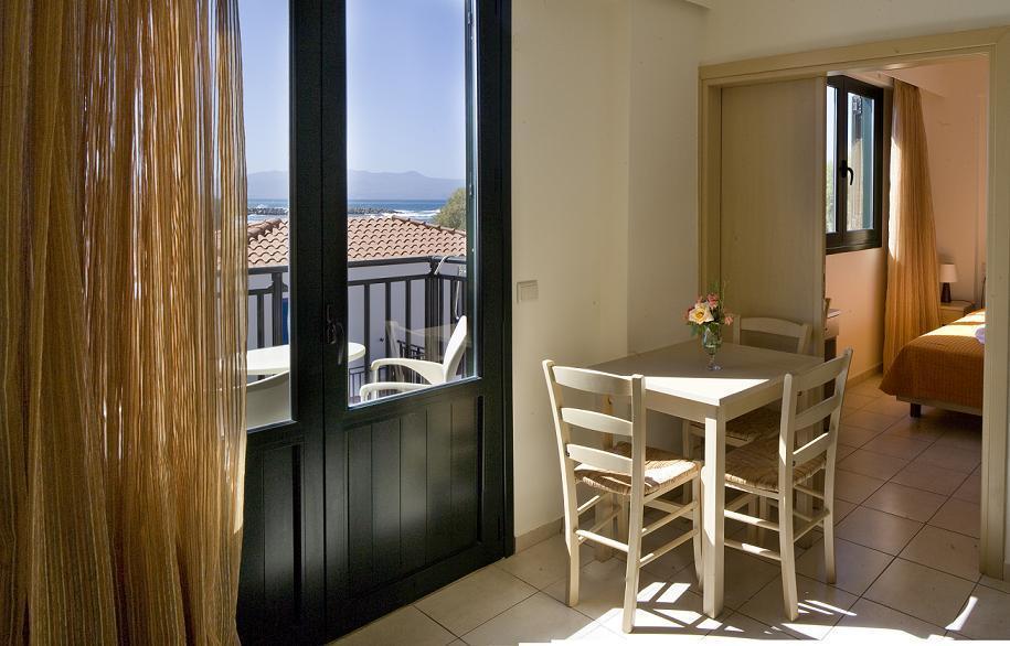 Margarita Beach Hotel Agia Marina  Room photo